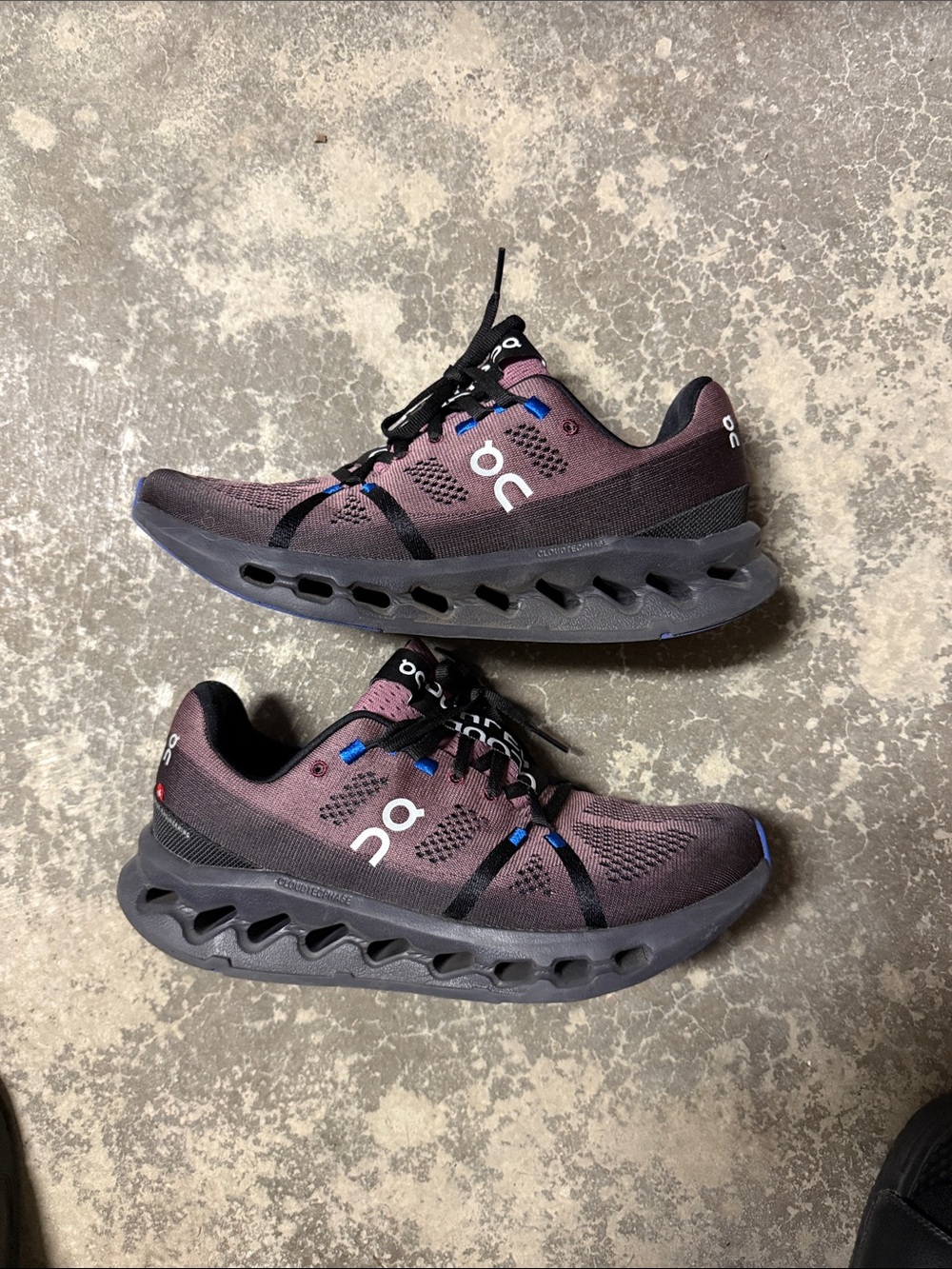 On Running cloudsurfer Men's Black Cobalt sz 10 mens